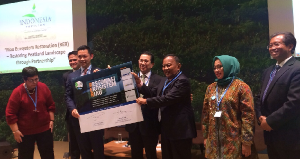 Inside RGE - APRIL Group Restorasai Riau Ekosistem Project announcement COP21