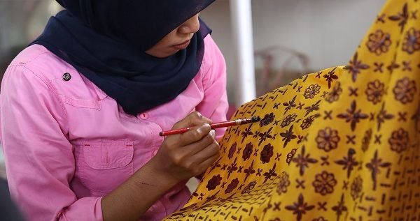 The Beautiful Batik of Pelalawan: PT RAPP Helps Five Batik Motifs Gain Intellectual Protection